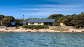 The Beach House - Spectacular Location - Privacy - Right On The Beach
